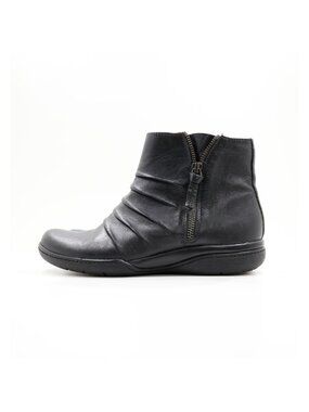Clarks Kearns Blush Black Leather Flat Ankle Boots - Women's 7